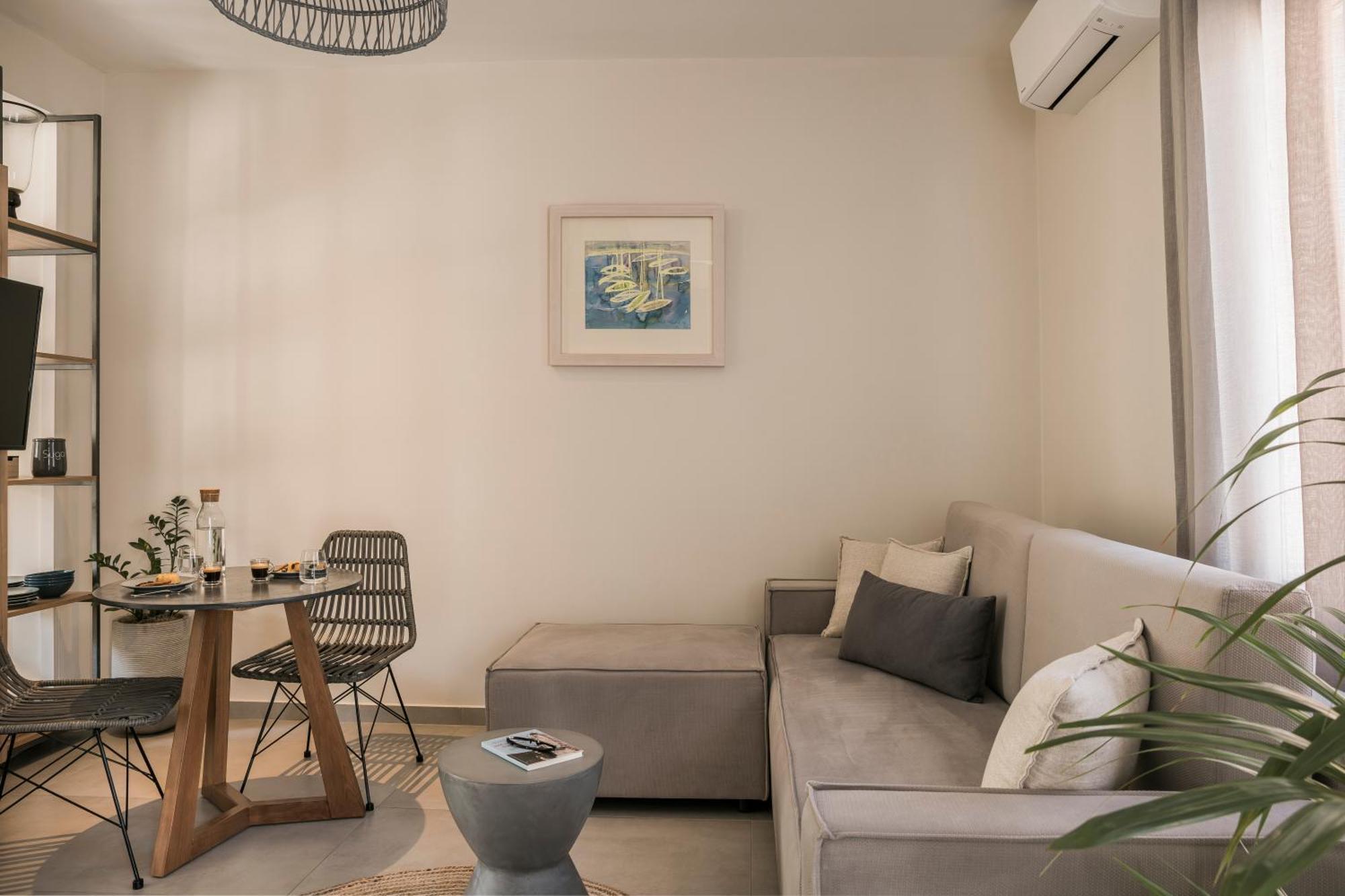 Marissa's Elegant Retreats Apartment *