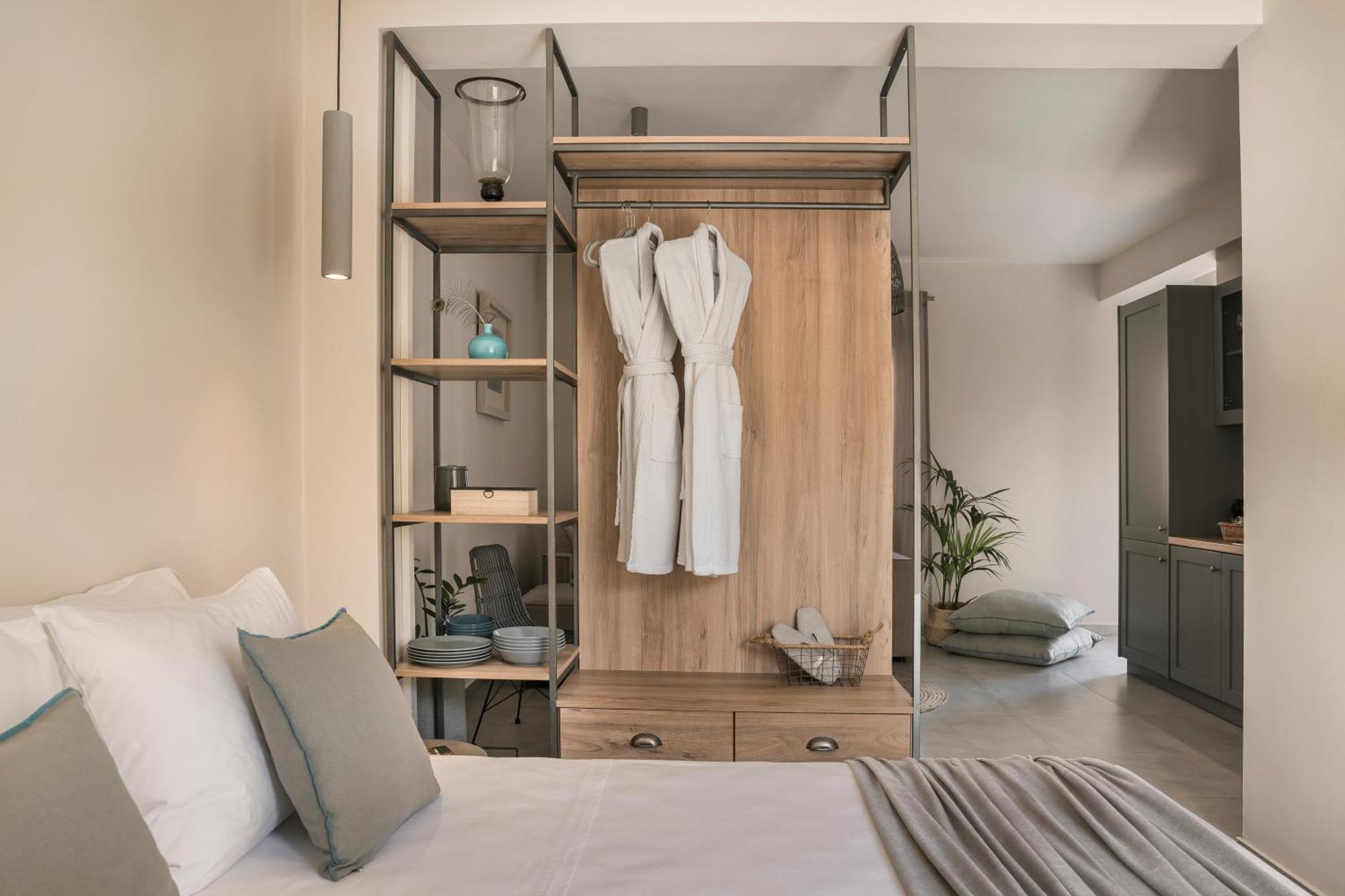 Marissa's Elegant Retreats Apartment *